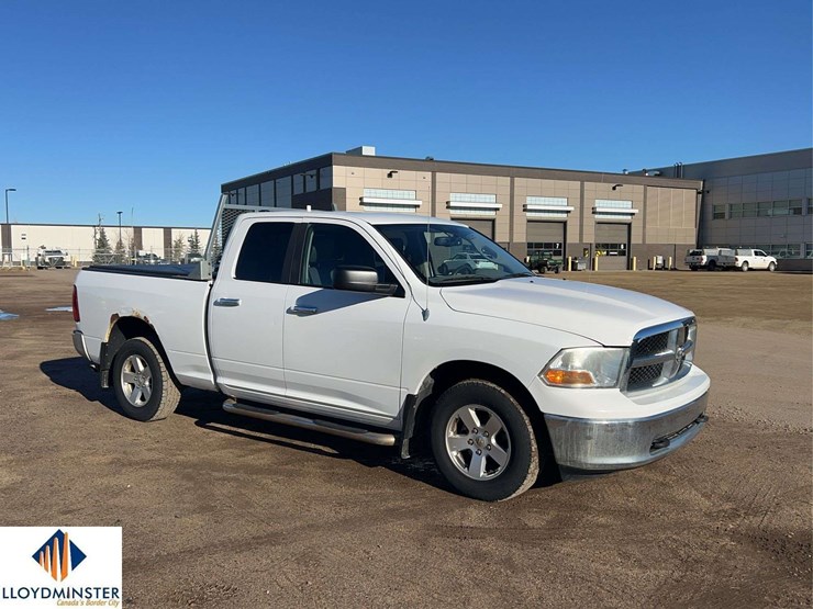 2011-ram-1500-slt-image-4