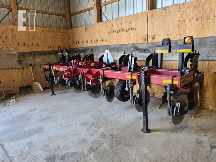 case-ih-2500-image-1