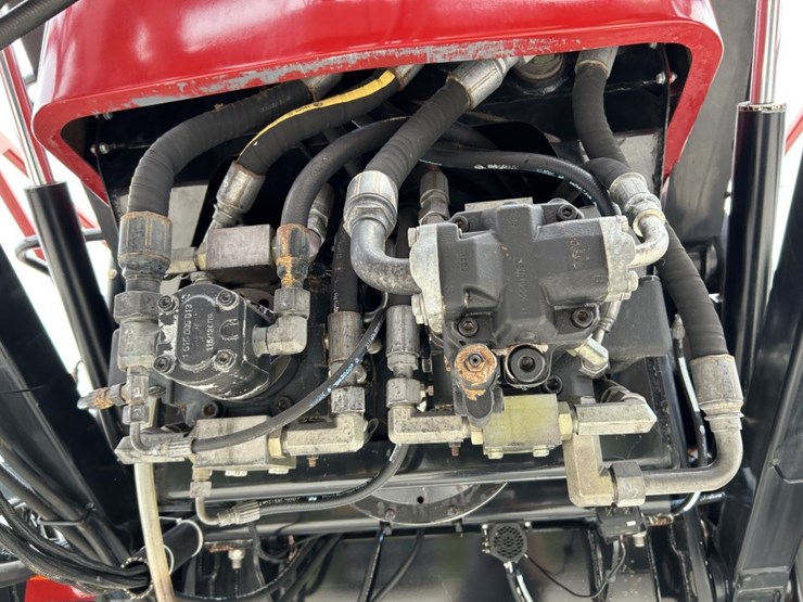 2014-case-ih-3200b-image-92