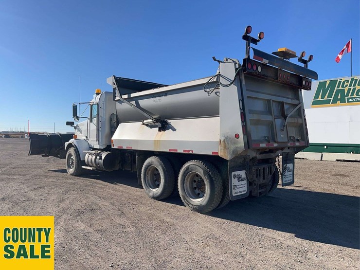 2016-kenworth-t800-image-3