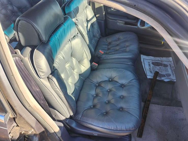 1990-chrysler-new-yorker-fifth-avenue-image-29