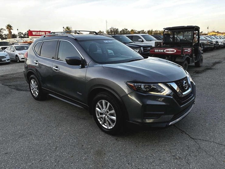 2017-nissan-rogue-image-2