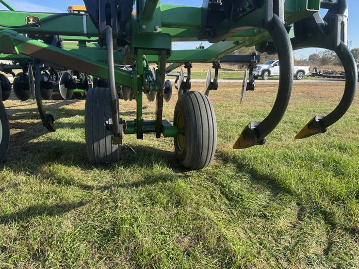 john-deere-2700-image-15