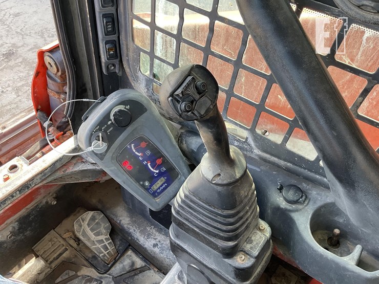 2021-kubota-ssv65-image-14