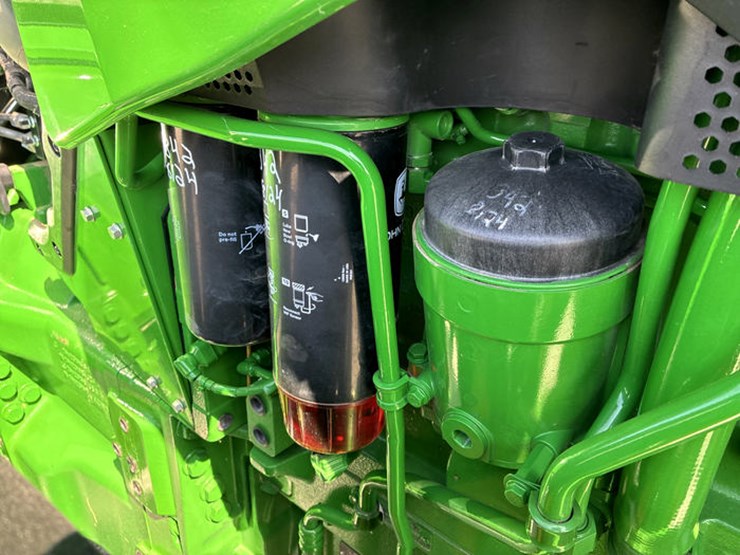2023-john-deere-8r-370-image-40