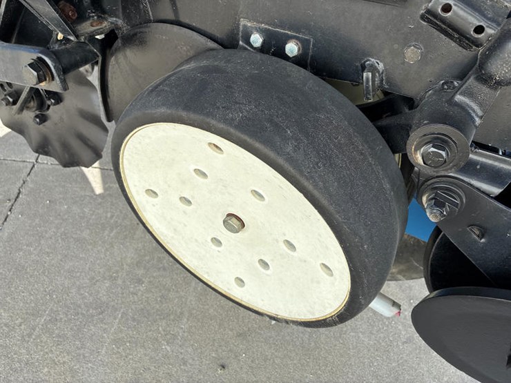 2014-kinze-3000-image-51