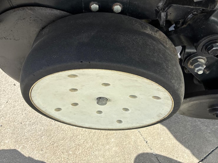 2014-kinze-3000-image-58