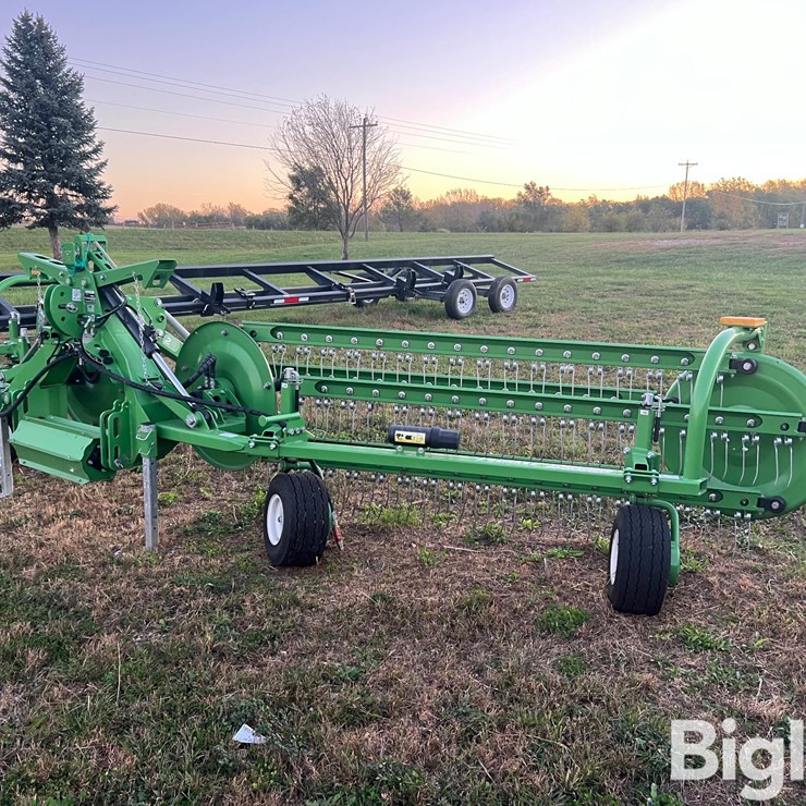 2022 SaMasz Twist 600P Front Mount Basket Rake