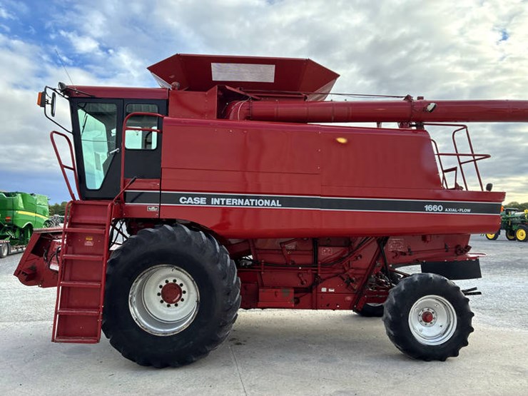 1990-case-ih-1660-image-9