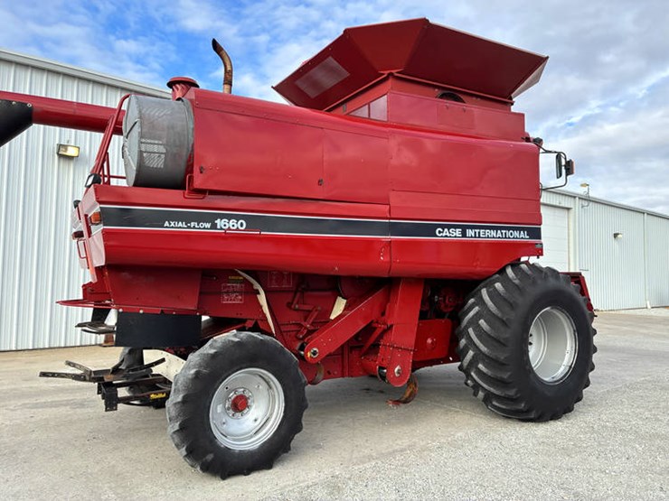 1990-case-ih-1660-image-4