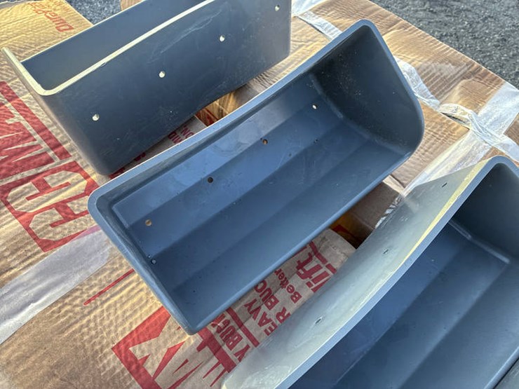 #114477-•-4-cases-grain-leg-bkts-image-3