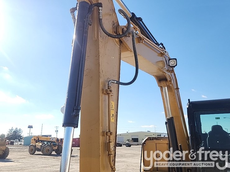 2020-caterpillar-307-image-12