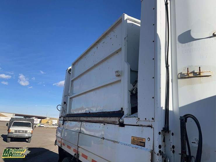 2003-ford-f750-image-18