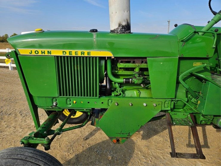 john-deere-2520-image-11