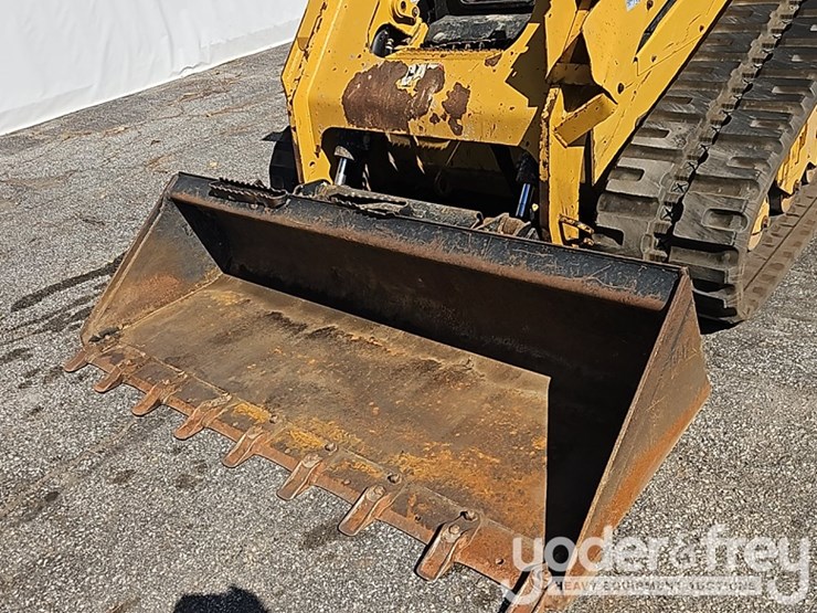 2020-caterpillar-299d3-image-17