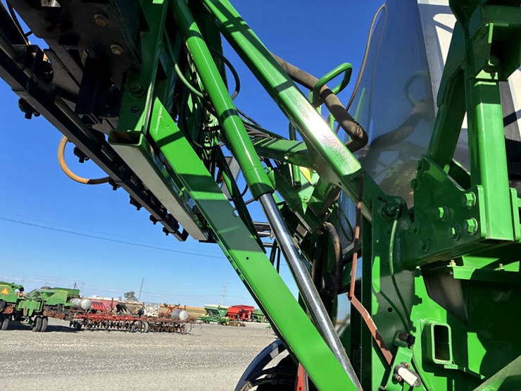 2014-john-deere-4830-image-28