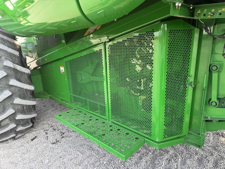 2005-john-deere-9560-sts-image-56