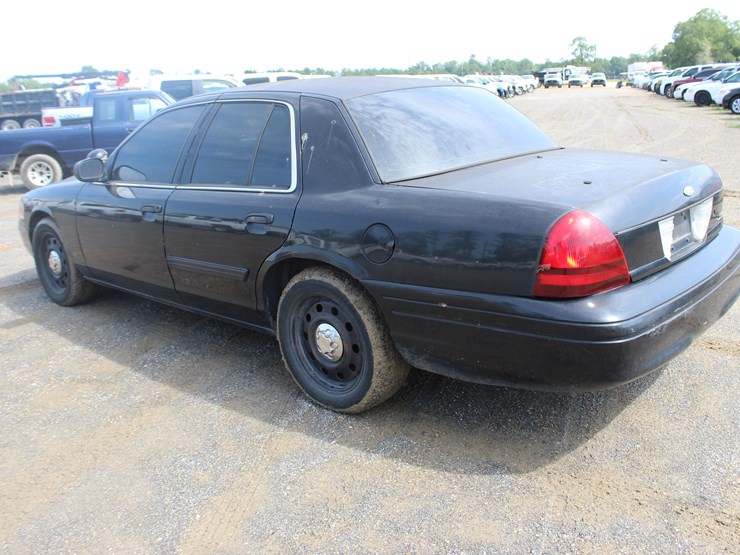 #21598-•-2009-ford-crown-victoria-sedan-image-5