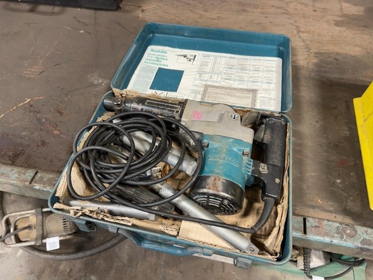 makita-rotary-hammer-drill-image-2