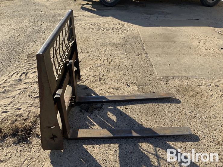 48”-rail-pallet-forks-image-4
