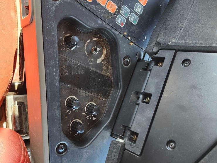 2012-case-ih-400-image-45