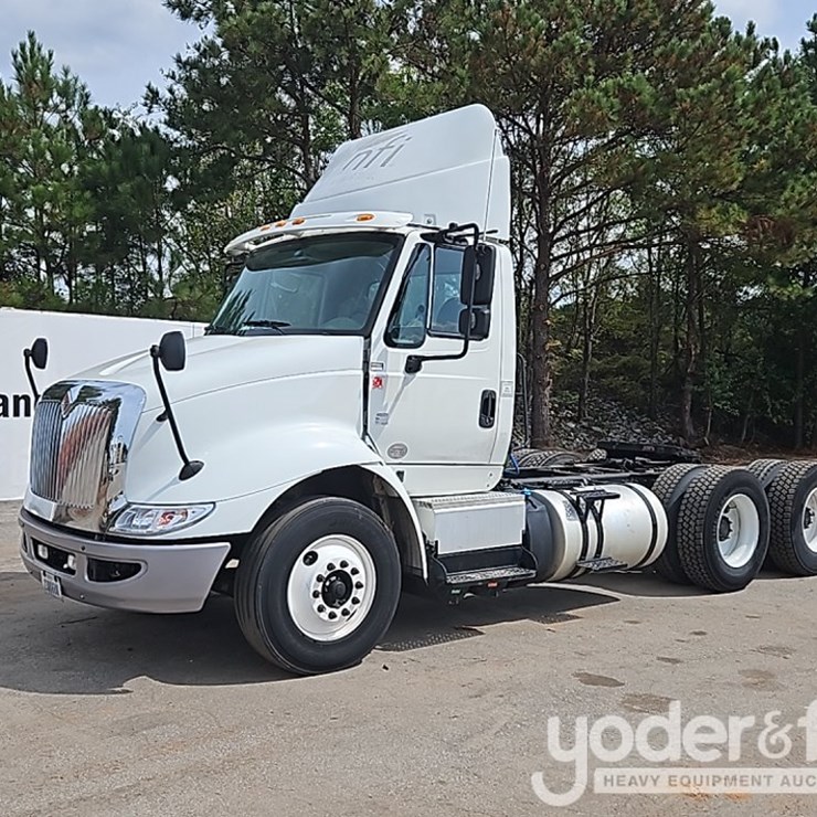 2017 INTERNATIONAL 8600