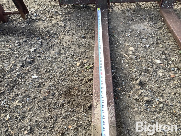 48"-pallet-forks-image-9