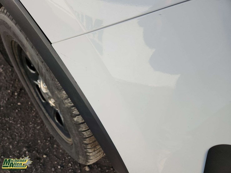 2017-ford-explorer-image-32