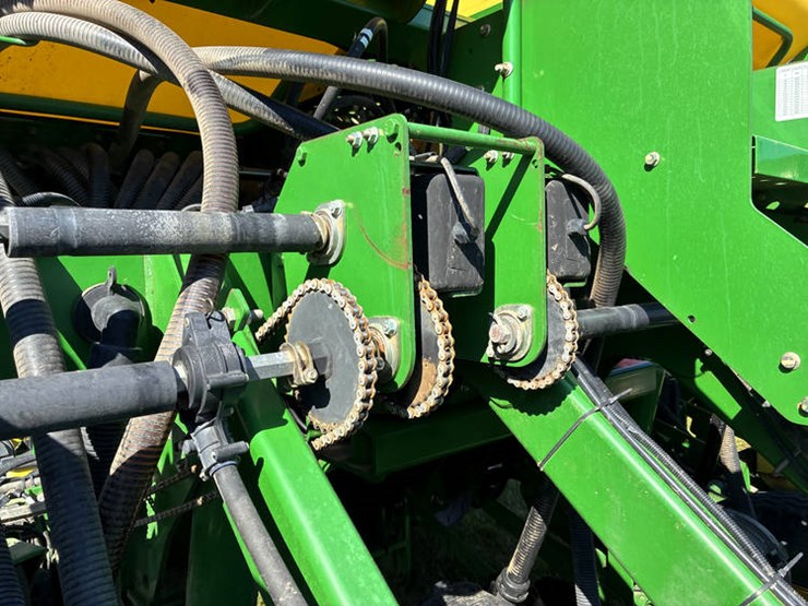 2011-john-deere-1790-image-34