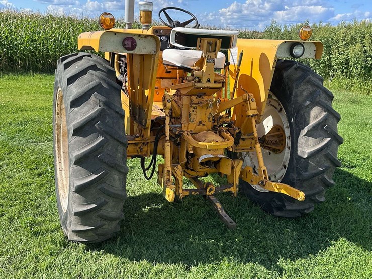 minneapolis-moline-g550-image-28