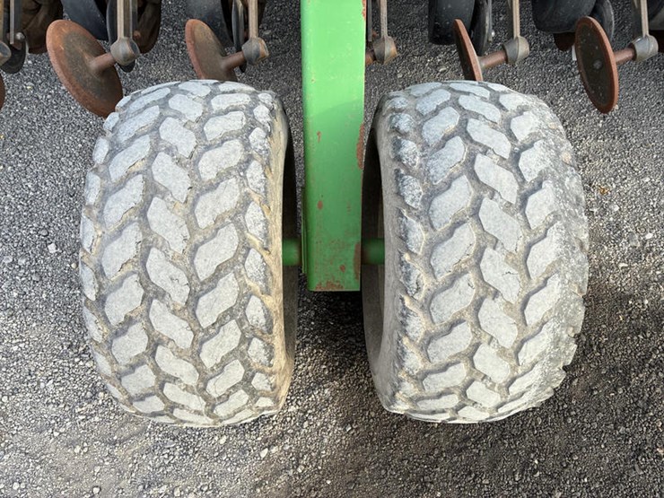 2009-john-deere-1590-image-21