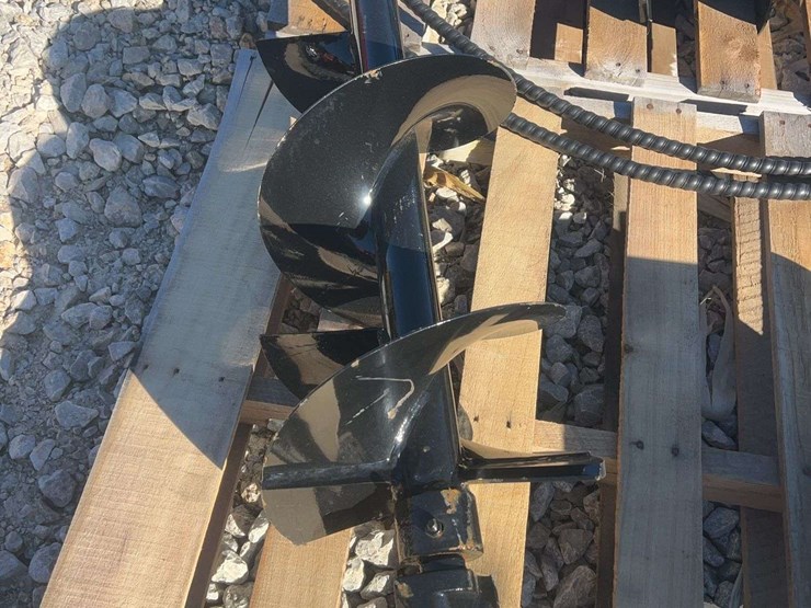 skid-steer-loader-auger-and-extra-rod-image-3