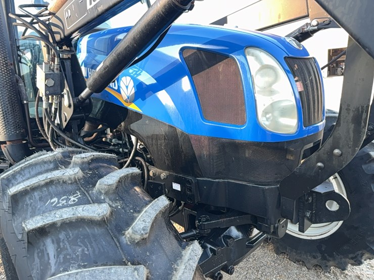 new-holland-t6070-image-13