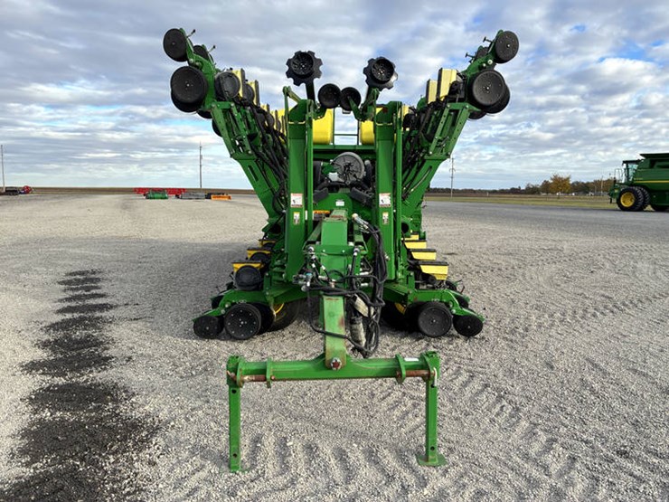 2018-john-deere-1795-image-11