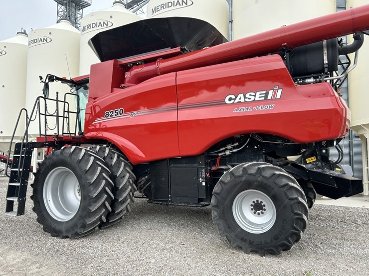 2019-case-ih-8250-image-21