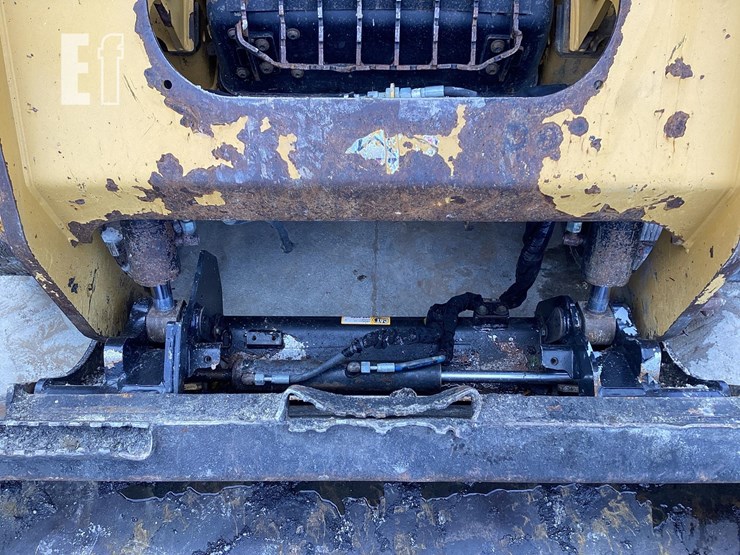 2020-caterpillar-259d3-image-10