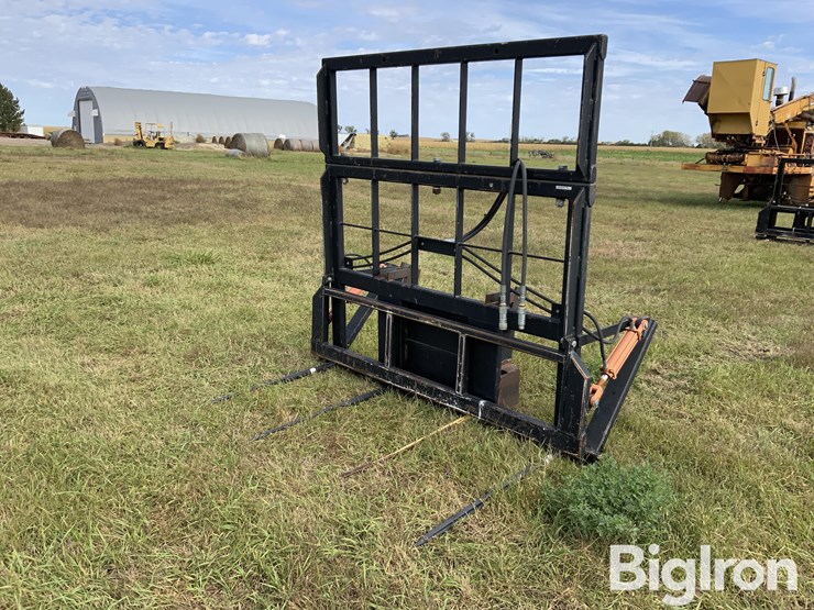 mds-hc243e-bale-stabber-w/hydraulic-push-off-image-1