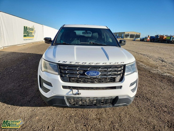 2017-ford-explorer-image-19