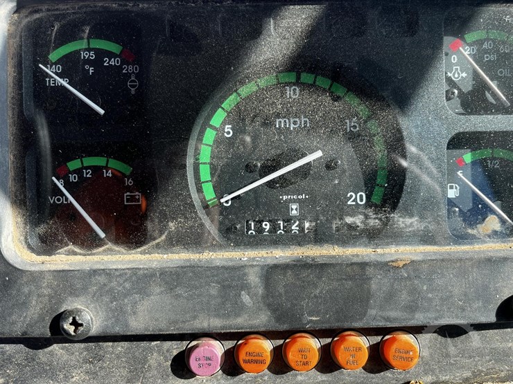 2005-hesston-9260-image-32