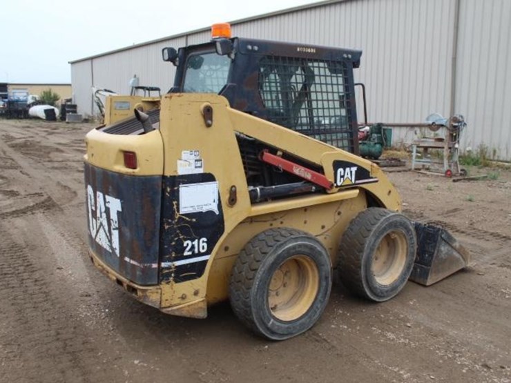 2001-caterpillar-216-image-4