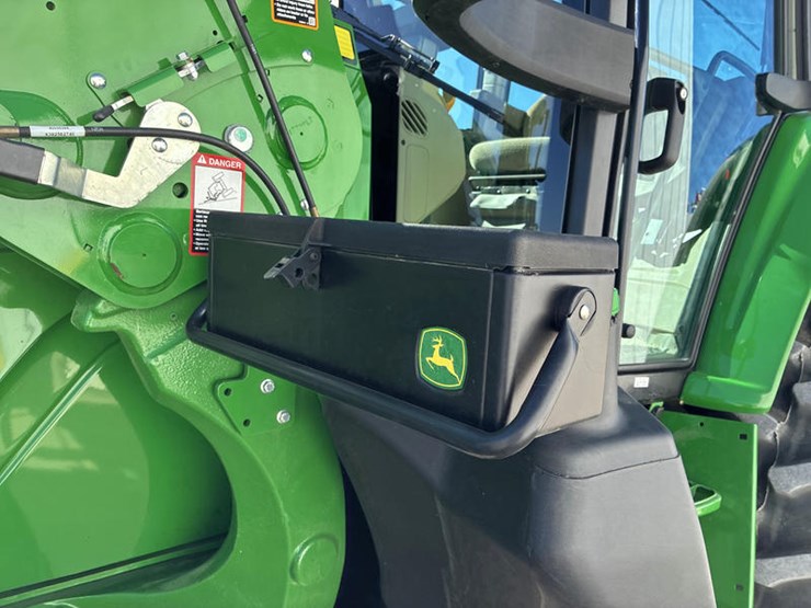 2023-john-deere-6175m-image-40