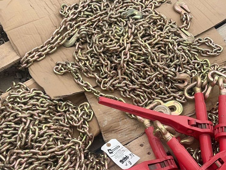 (8)-3/8”-x-20’-grade-70-transport-chains-with-ratchet-binders-image-4