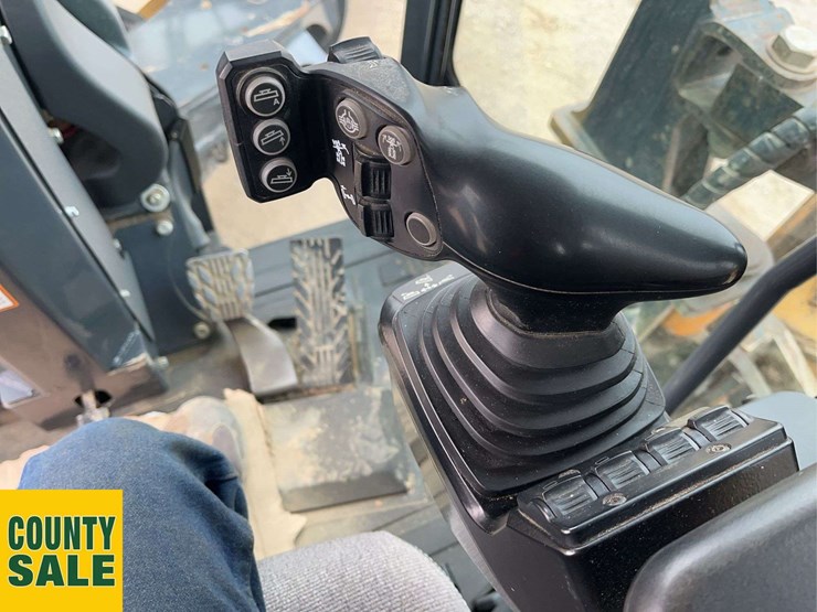 2020-deere-872gp-image-15