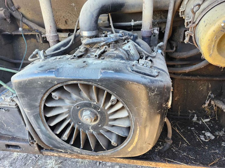 1976-melroe-bobcat-520-skid-steer-image-13