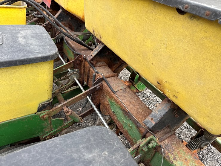 john-deere-7000-image-7