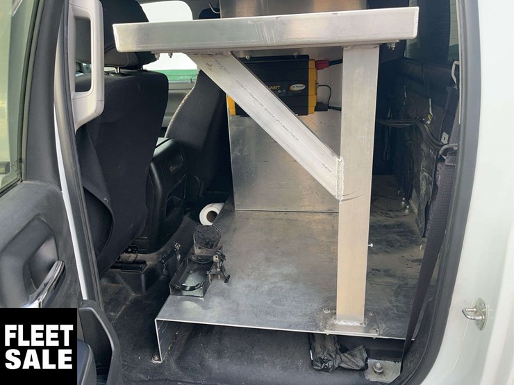 2017-chevrolet-silverado-1500-image-14