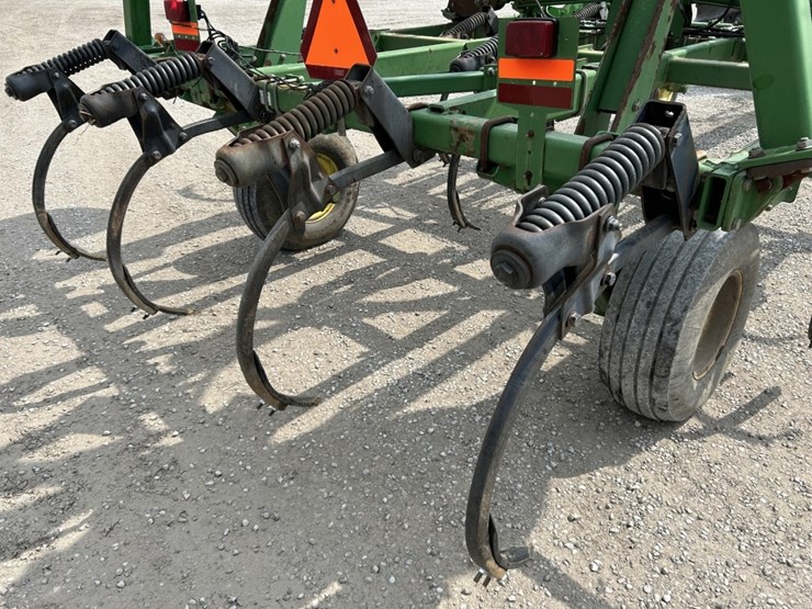 2002-john-deere-2400-image-27