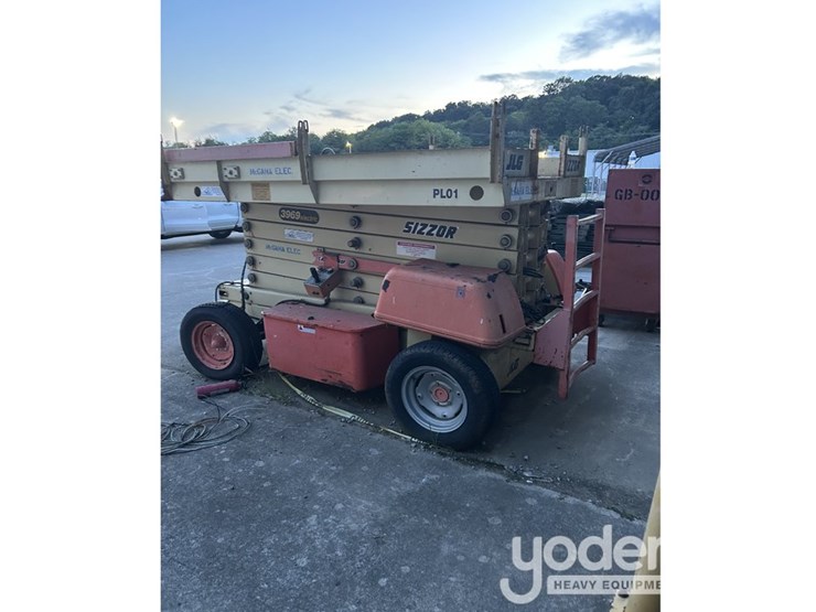 1999-jlg-3969-image-2