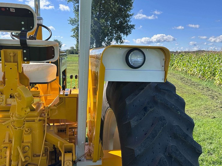 minneapolis-moline-g940-image-27