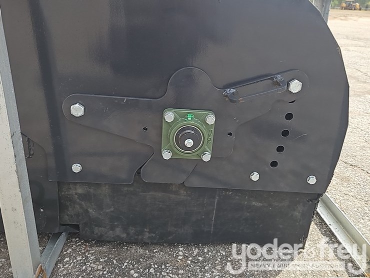 unused-72"-broom-sweeper-(ss-72w)-to-suit-skidsteer-image-9